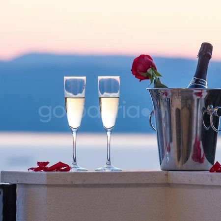 Villa Smaragd - Opal - Luxury Apt With Shared Pool And Private Hot Tub Makarska Ngoại thất bức ảnh