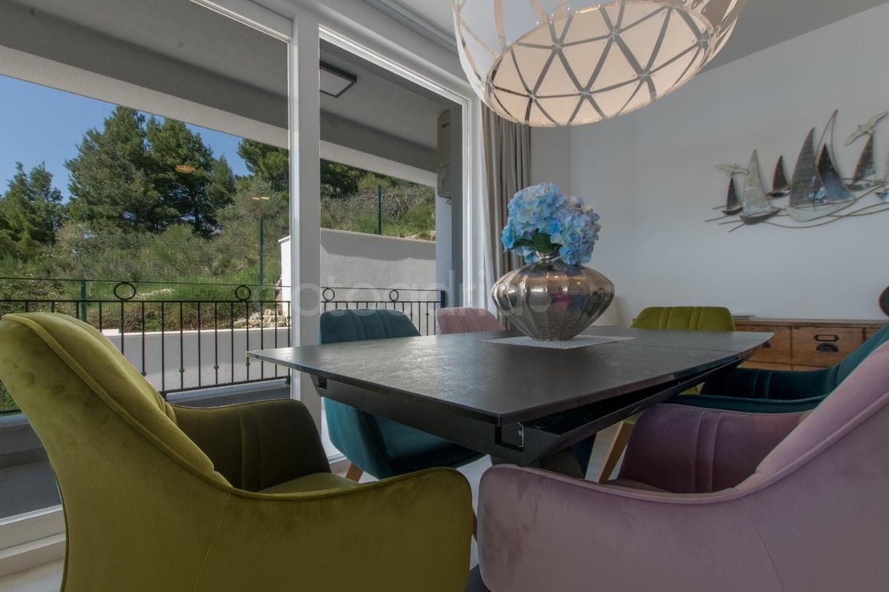 Villa Smaragd - Opal - Luxury Apt With Shared Pool And Private Hot Tub Makarska Ngoại thất bức ảnh