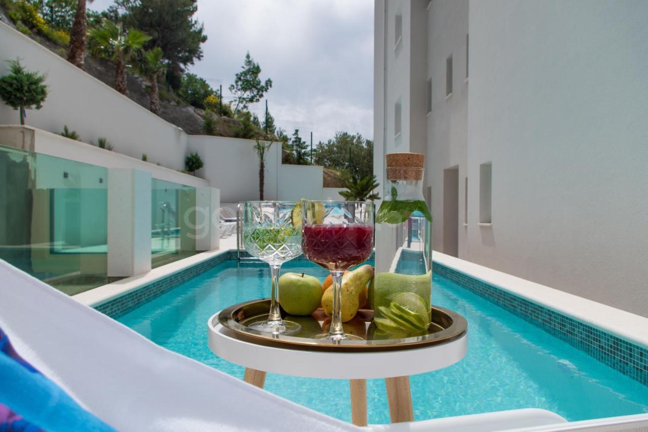 Villa Smaragd - Opal - Luxury Apt With Shared Pool And Private Hot Tub Makarska Ngoại thất bức ảnh